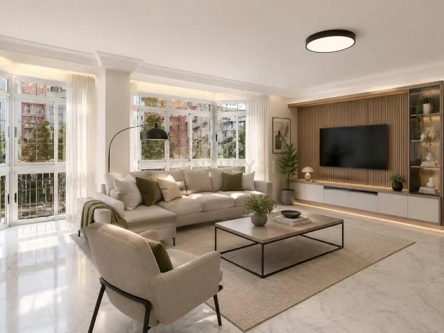 Piso amplio en Avenida Vivar Téllez, Vélez Málaga