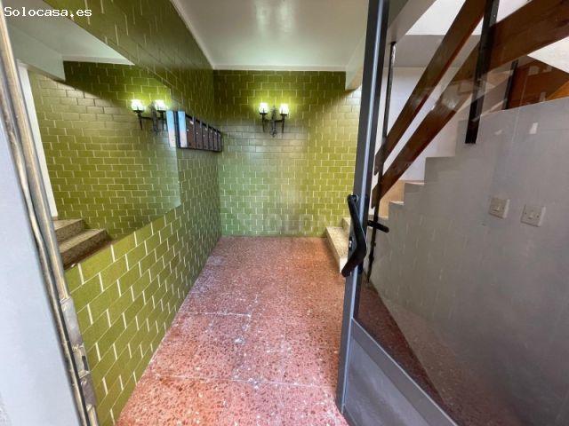 Piso amplio en el centro con balcón