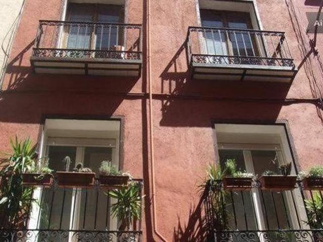 Piso amueblado zona Chueca de 60 m2 2 habitaciones con balcón 1 baño con hidromasaje Cocina ameri