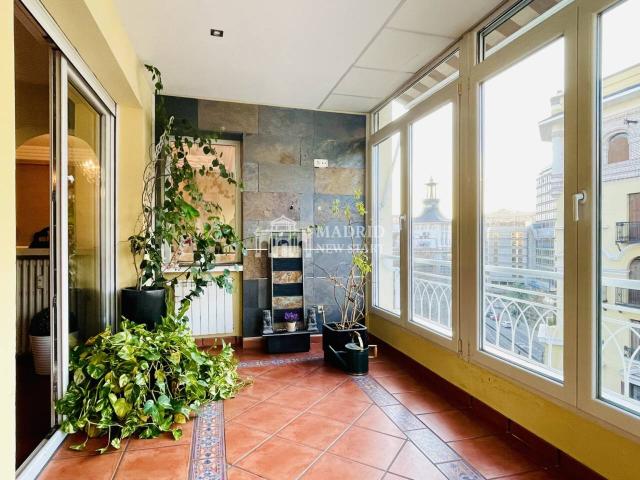 Piso amueblado con garaje en alquiler en Chamberí