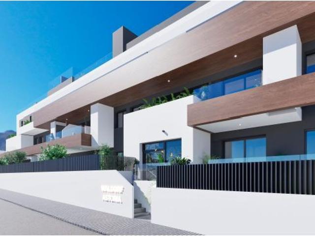 Piso amueblado con Terraza y Piscina Comunitaria Alicante