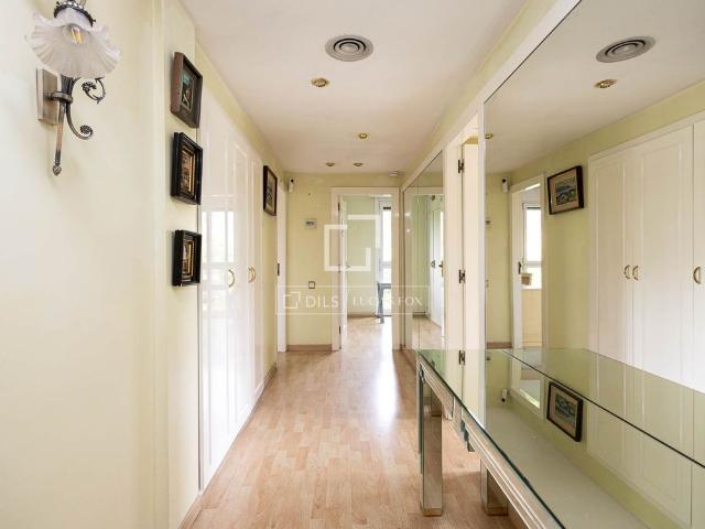 Piso amueblado de 4 habitaciones en alquiler en Sarrià con vistas panorámicas a toda Barcelona