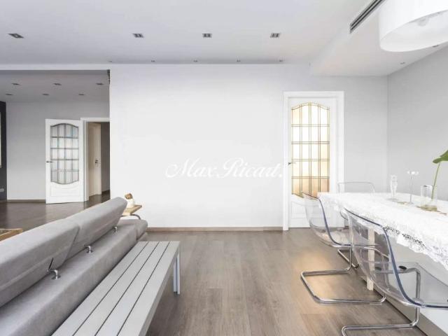 Piso amueblado en Turó Park 220m²