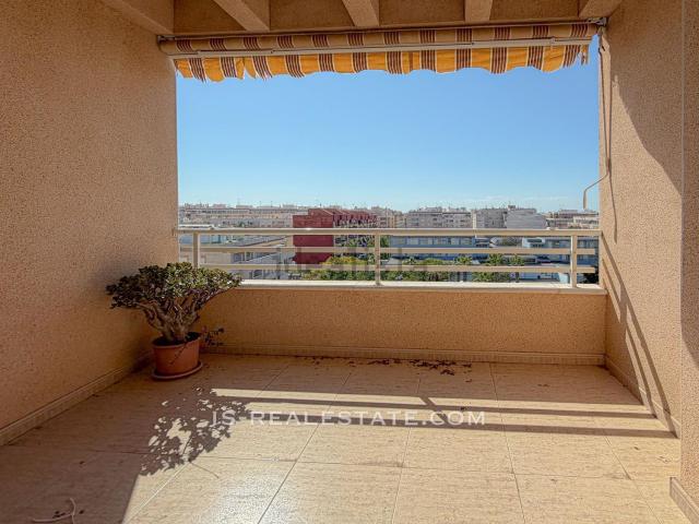Piso, Antonio Machado, Torrevieja