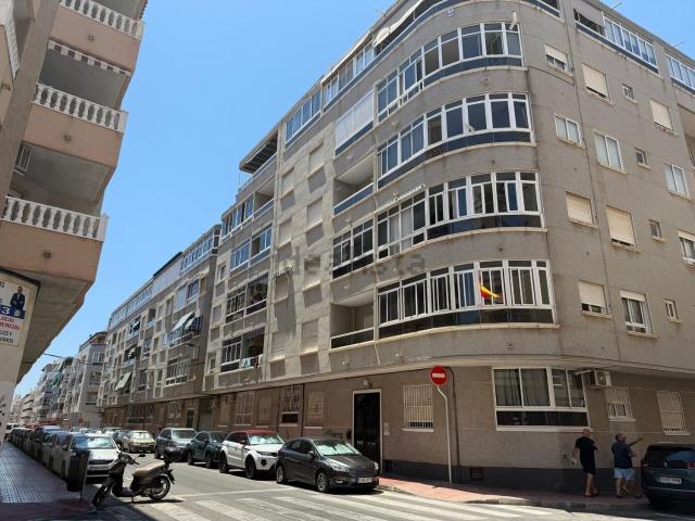 Piso, Antonio Machado, Torrevieja