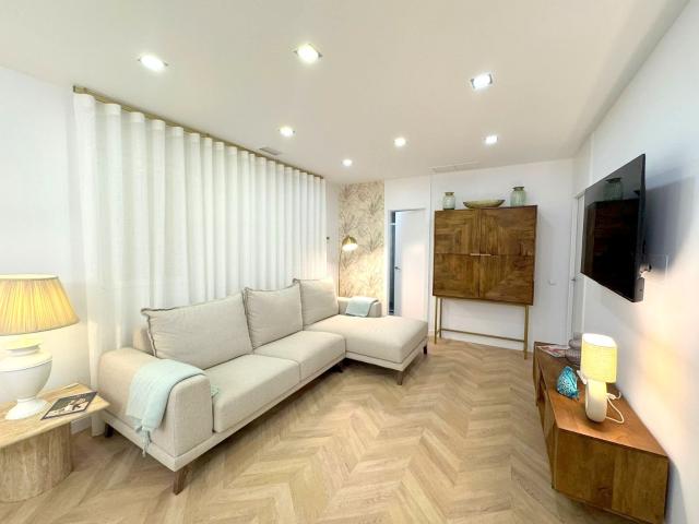 PISO / APARTAMENTO. MADRID 2 Dormitorios 80 m²