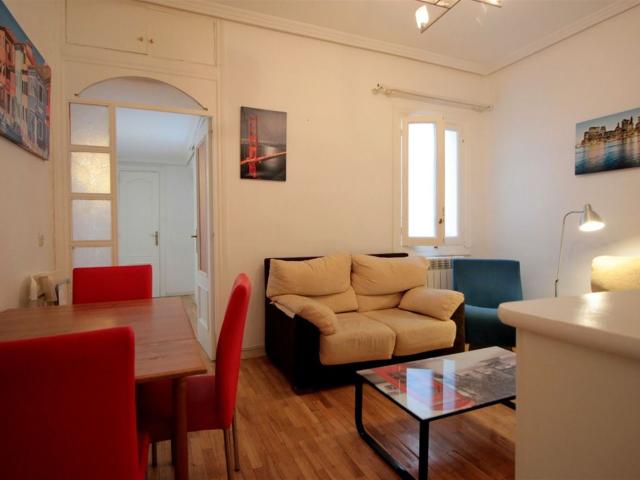 PISO / APARTAMENTO. MADRID 3 Dormitorios 70 m²
