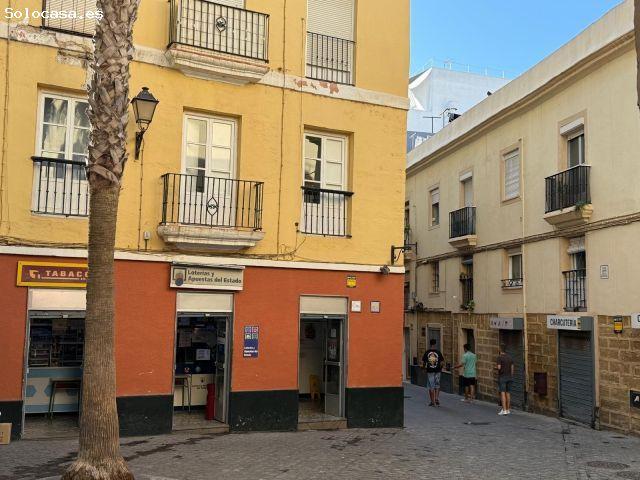 PISO BAJO EN CADIZ ZONA AYUNTAMIENTO