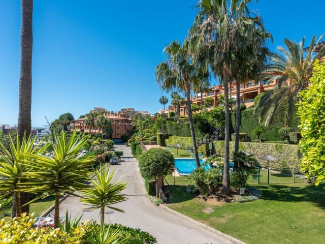 Piso, Benatalaya, Estepona