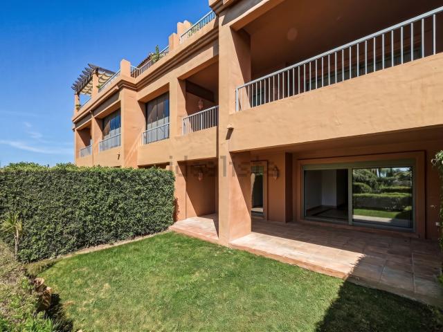 Piso, Benatalaya, Estepona