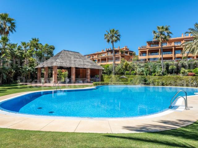 Piso, Benatalaya, Estepona