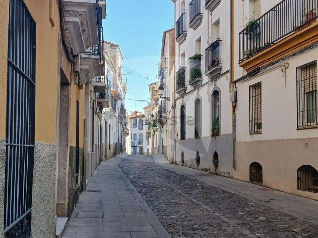Piso, Cáceres