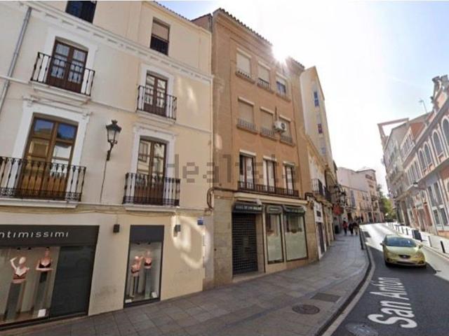 Piso, Cáceres