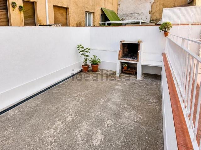 Piso, Caldes d&apos Estrac
