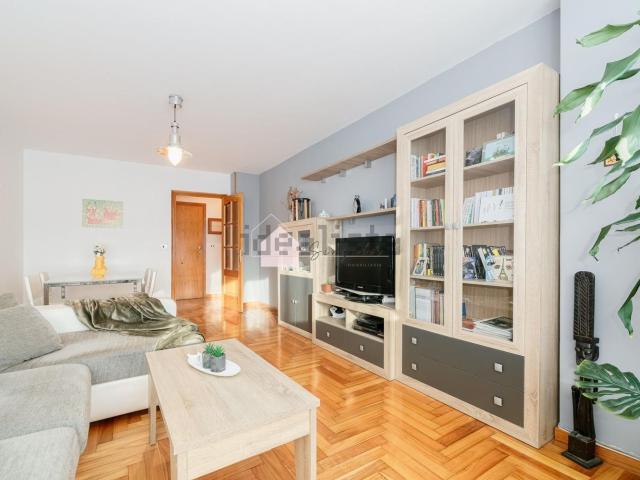 Piso, Camelias Pi y Margall, Vigo