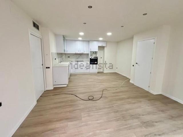 Piso, Canovelles