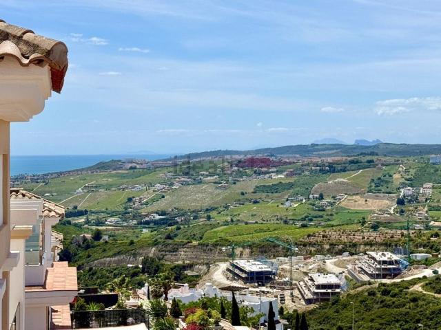 Piso, Casares