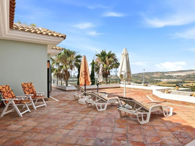 Piso, Casares