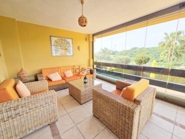 Piso, Casares