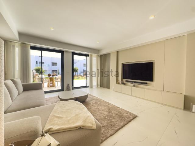 Piso, Casares