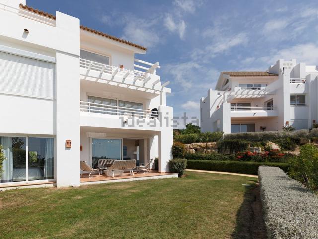 Piso, Casares