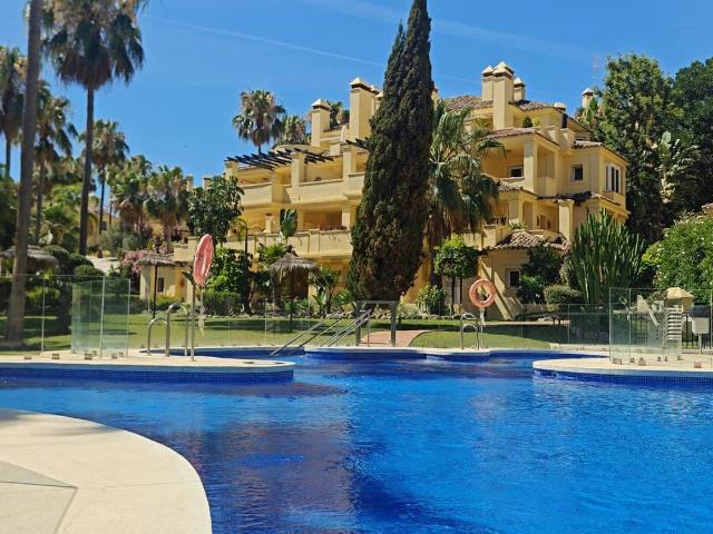Piso, Casares