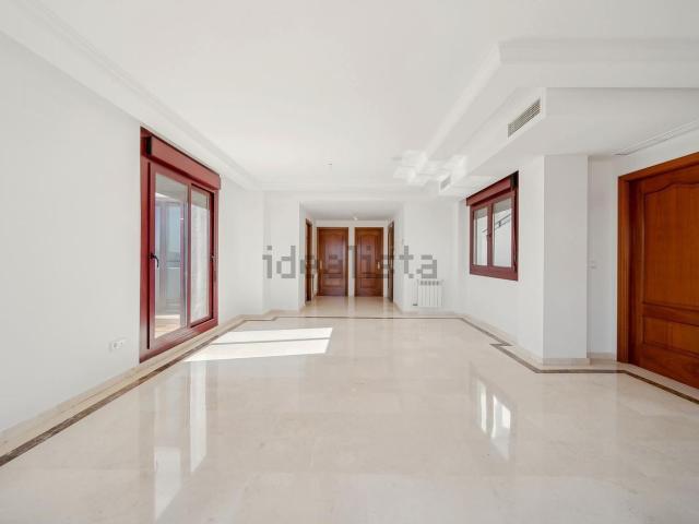 Piso, Casares