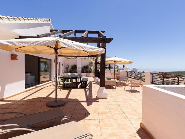 Piso, Casares