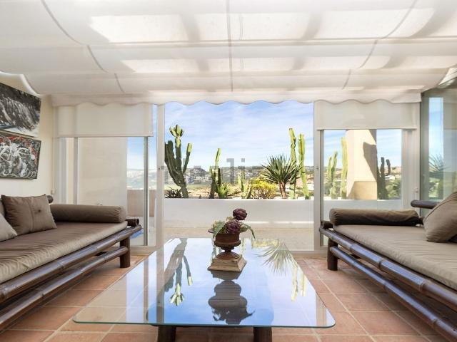 Piso, Casares