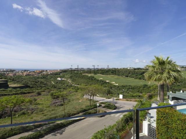 Piso, Casares