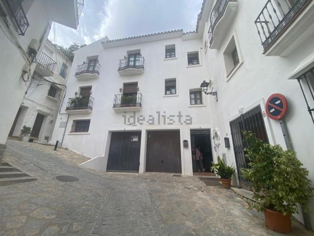 Piso, Casares
