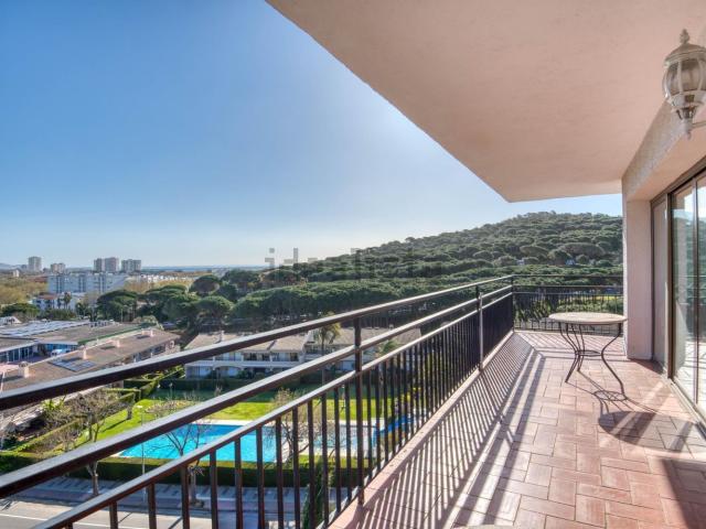 Piso, Castell Platja d&apos Aro