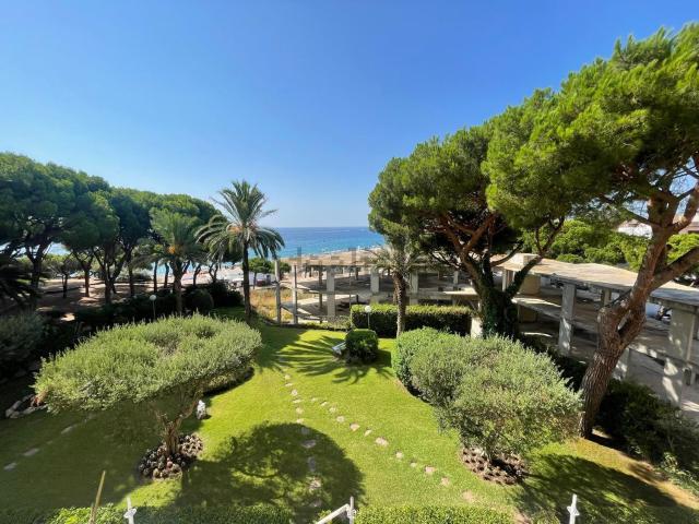 Piso, Cavall Bernat Cala Rovira, Castell Platja d&apos Aro