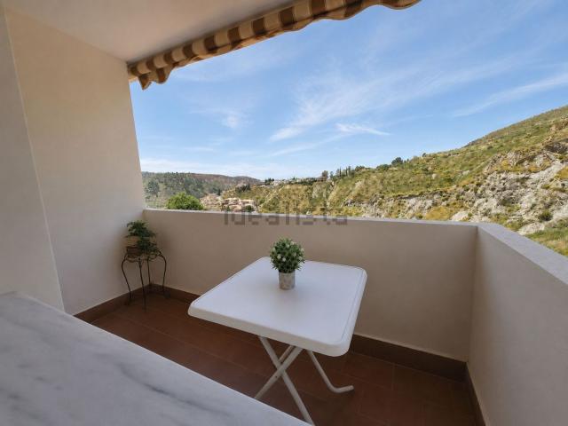 Piso, Cenes de la Vega