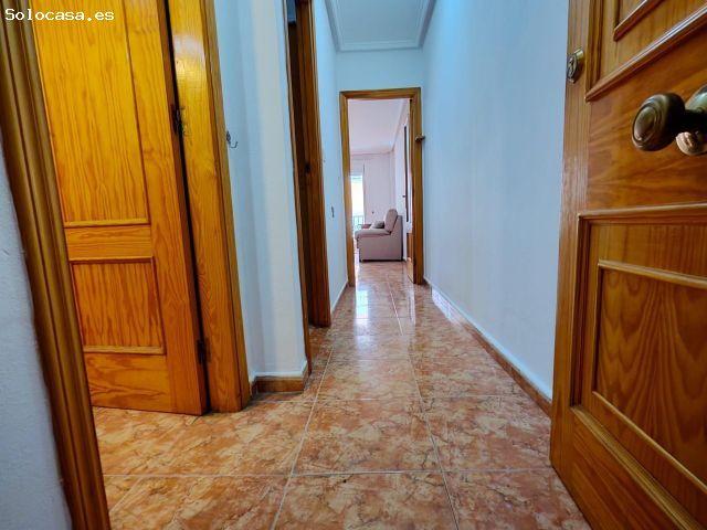 Piso céntrico con garaje, trastero y terraza a 750m del mar