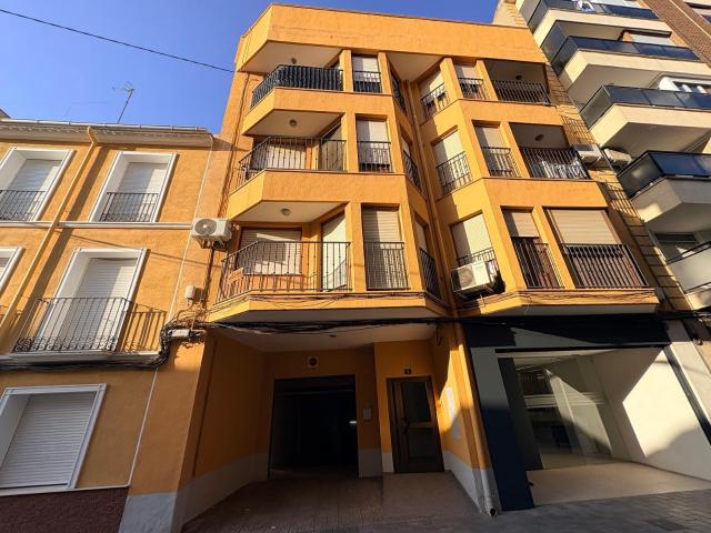 PISO CÉNTRICO CON GRAN PATIO