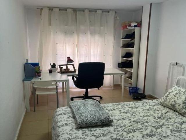 PISO CENTRICO 3 DORMITORIOS PARA ESTUDIANTES