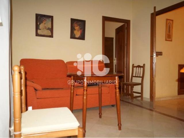 PISO CERCA DEL LLANO. 2 DORMITORIOS. AMUEBLADO