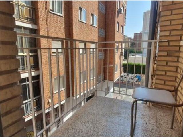 PISO COMPARTIDO CON 3 DORMITORIOS ZONA LA MERCED