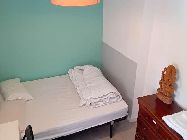 Piso compartido de 3 habitaciones en C. de Sáhara, Villaverde