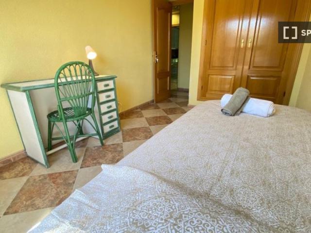 Piso compartido de 7 habitaciones en Entrevías, Madrid