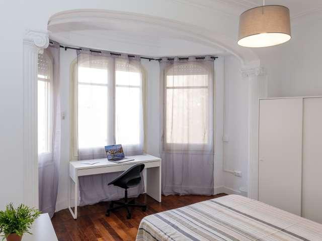 Habitación en un apartamento de 16 habitaciones, Sant Antoni, Barcelona