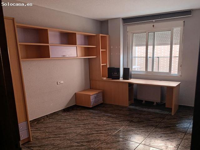 PISO COMPLETAMENTE AMUEBLADO CON PLAZA DE GARAJE