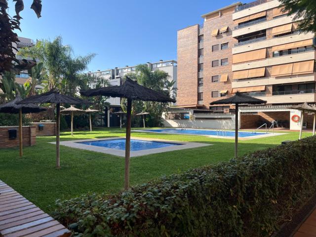 Piso con 2 dormitorios y 2 baños en Bailarina Paulova!