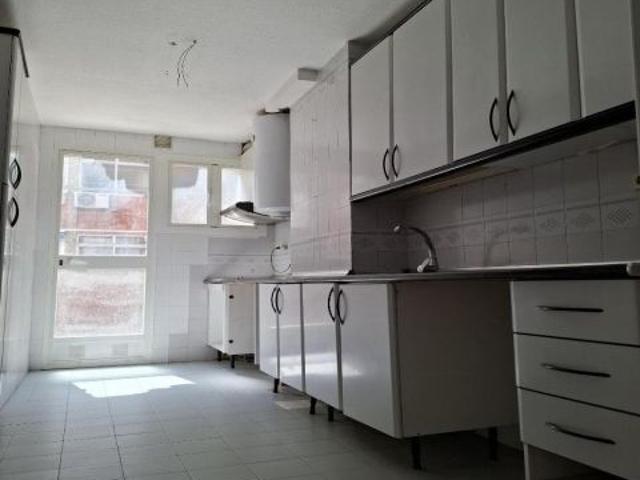 PISO CON TERRAZA DE 121 M2 A LA VENTA EN EL ZAIDIN GRANADA