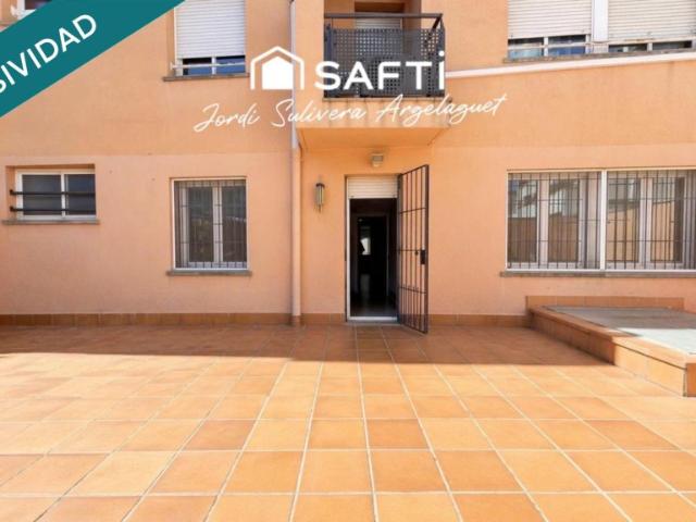 OPORTUNIDAD PISO REFORMADO CON ESPECTACULAR TERRAZA PRIVADA EN GIRONA