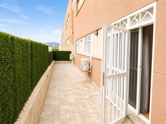 Piso con terraza y garaje