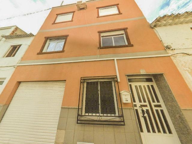 PISO CON TERRAZA, PARA REFORMAR