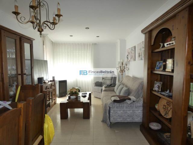 Piso con tres dormitorios y plaza de parking