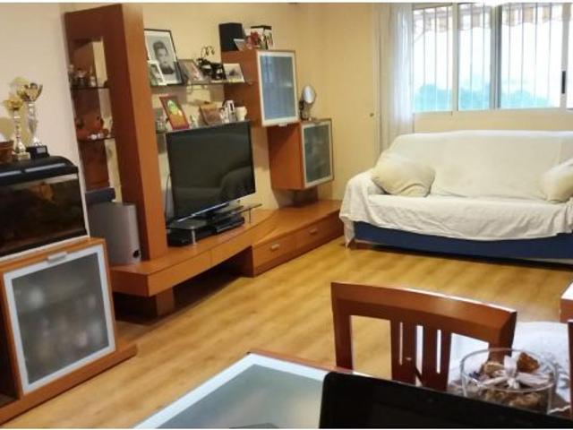 PISO CON URBANIZACION EN PAU 2